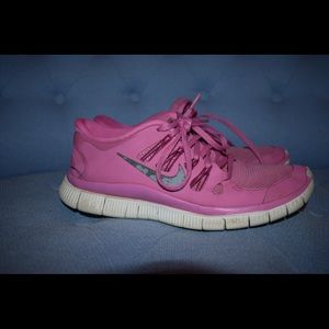 pink NIKE Free Runs Size 9 Women’s